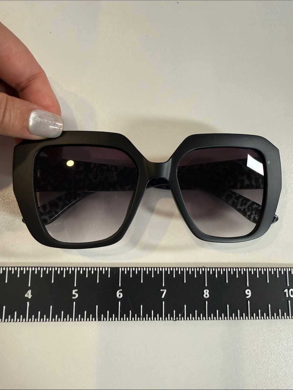 Jessica Simpson Black Oversized Square Sunglasses